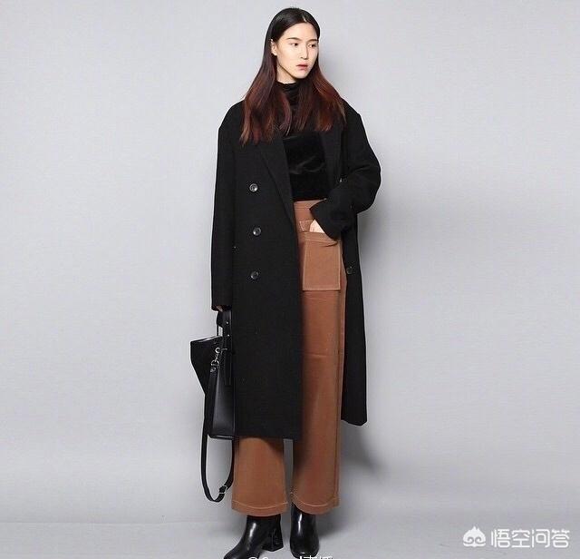 黑色大衣怎么选内搭比较好?