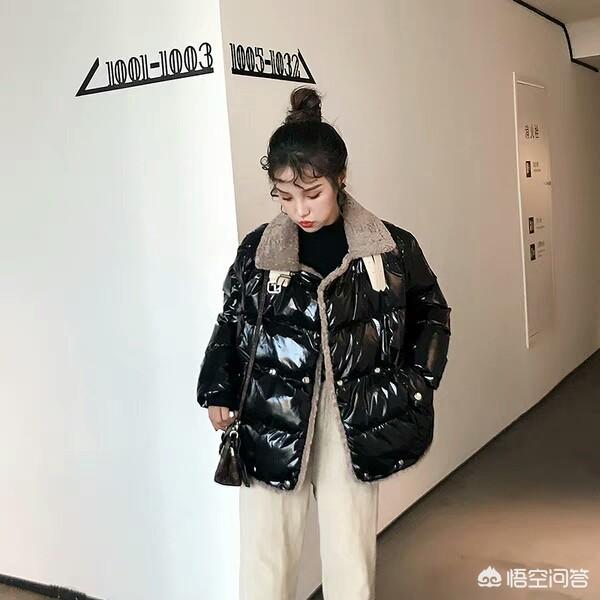黑色大衣怎么选内搭比较好?