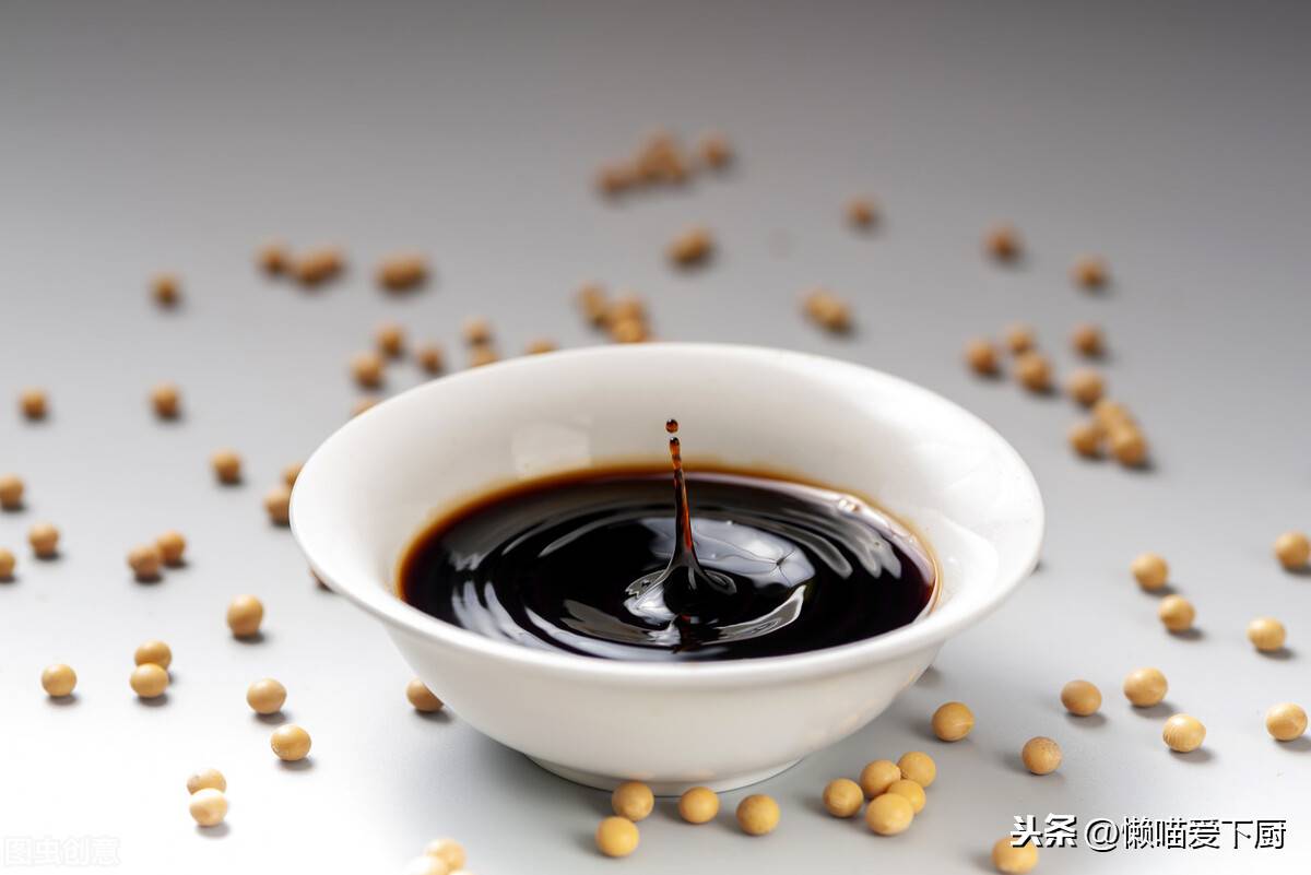 蒸鱼豉油先放还是后放 蒸鱼豉油怎么用