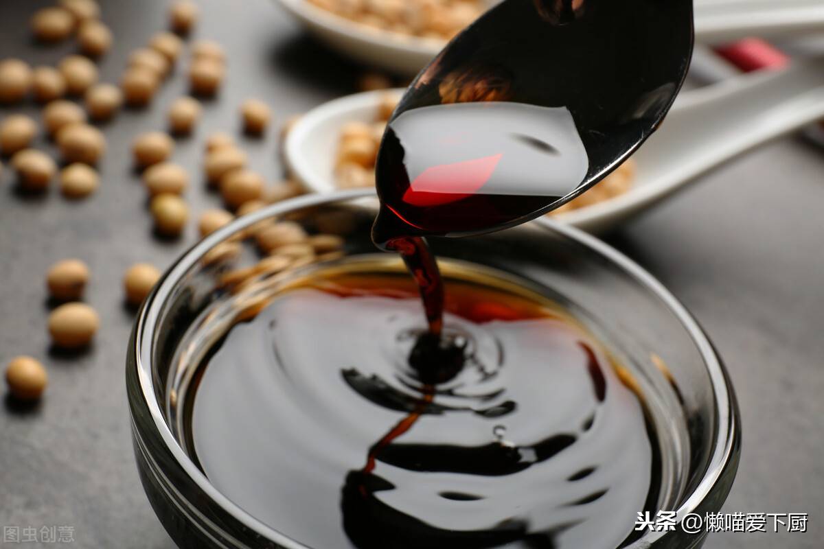 蒸鱼豉油先放还是后放 蒸鱼豉油怎么用