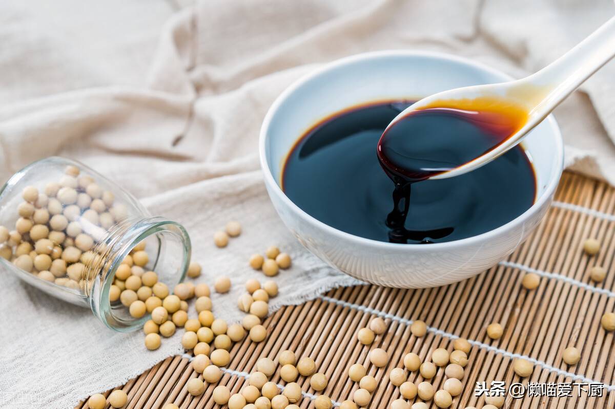 蒸鱼豉油先放还是后放 蒸鱼豉油怎么用