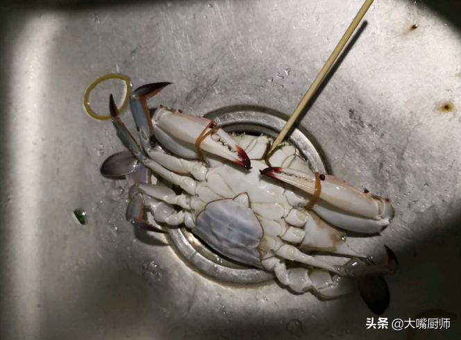 梭子蟹怎么洗才干净 梭子蟹怎么做