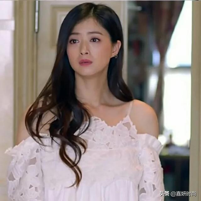 塌鼻梁的女生适合什么长度的头发？配什么刘海可以修饰一下脸型呢？