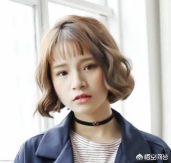 方脸、脖子短并且肩宽适合什么发型?