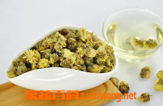 如何用菊花美容 菊花的美容功效与用法