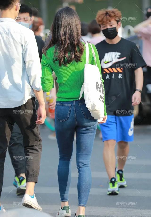 35岁的女性该穿什么衣服?