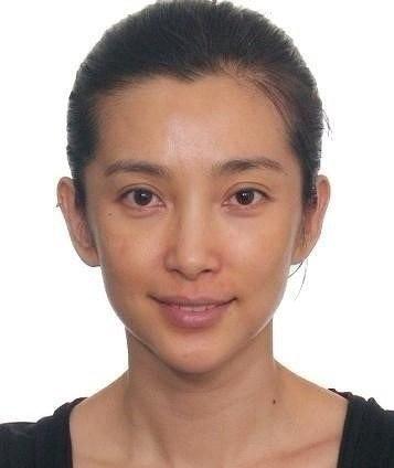 皮肤黑的人穿什么好看?