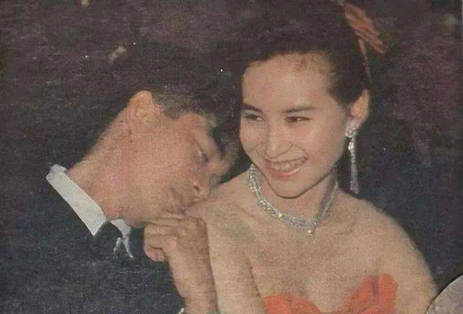 翁静晶 陈百强怎么去世的