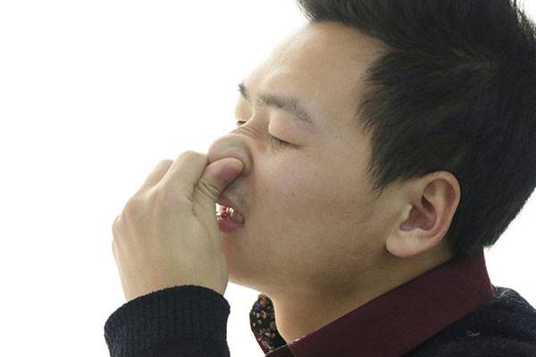 过敏性鼻炎会跟随一辈子吗 过敏性鼻炎怎么根治