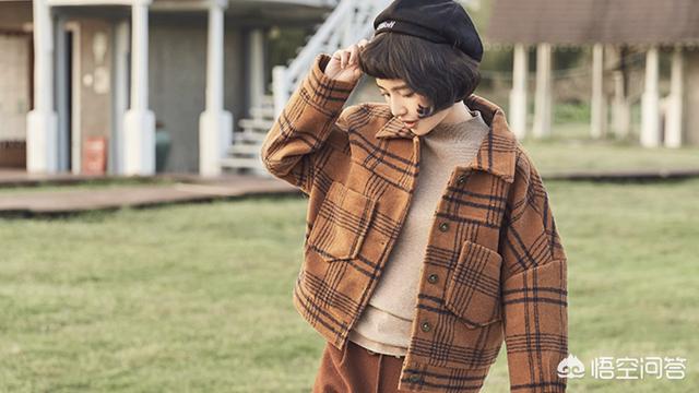 皮肤比较黄、身高体重标准的女生,适合穿哪种大衣?
