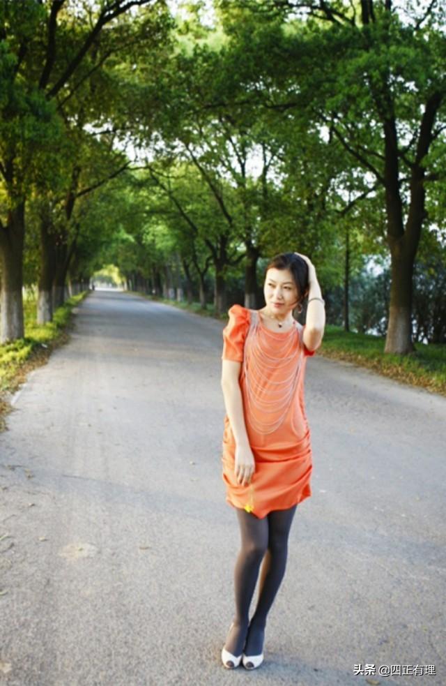 你觉得每个女性都适合穿丝袜吗?