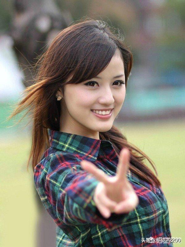 女人打扮得漂亮点好还是朴实点好?