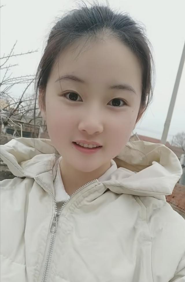 女人打扮得漂亮点好还是朴实点好?