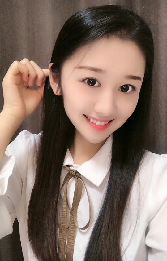 女人打扮得漂亮点好还是朴实点好?