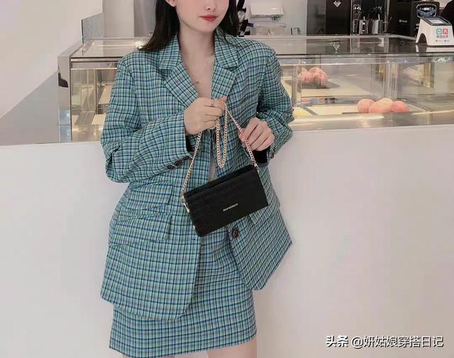 时装搭配,选择格子西服,条纹西服,隐条或者隐格西服,有哪些注意事项?