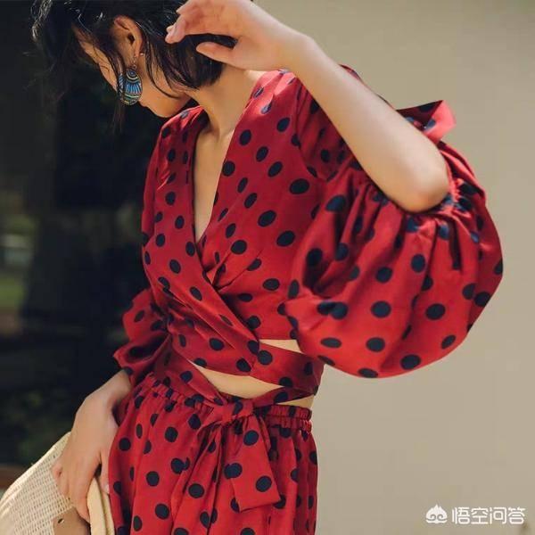 你会怎么搭配波点设计元素?
