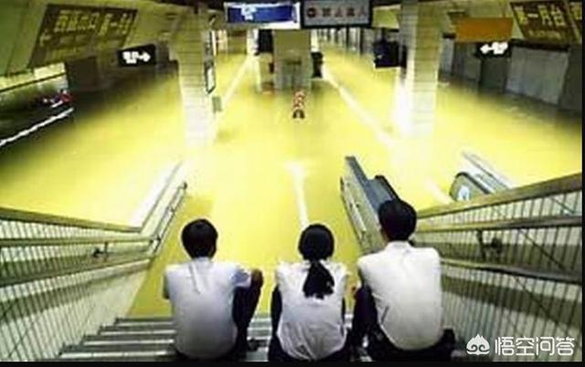地铁在地下,那为什么下大暴雨时,里面不会被灌满呢?