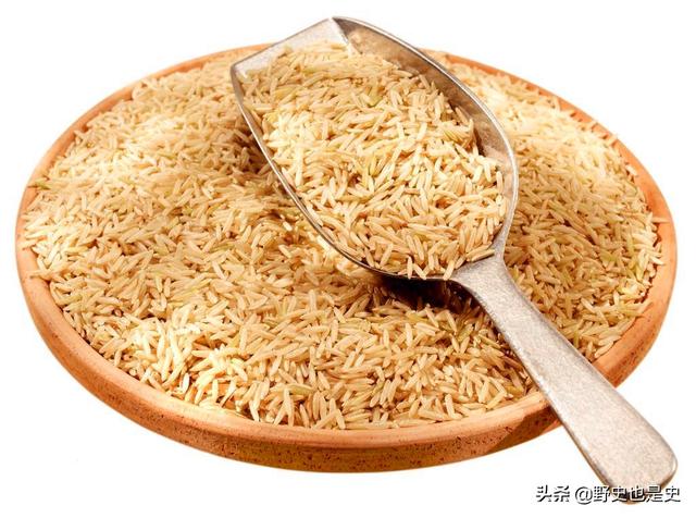看印度人吃米饭,那个米又长又大,谁知道产量如何?最重要的是想知道和袁老的杂交水稻有何异同?