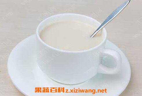 什么是脱脂牛奶 脱脂牛奶与全脂牛奶的区别