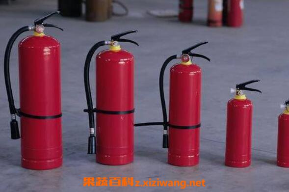 干粉灭火器如何用 干粉灭火器的使用方法