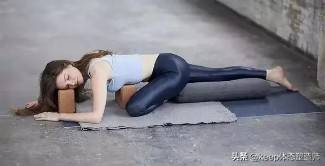 驼背矫正训练 驼背怎么矫正