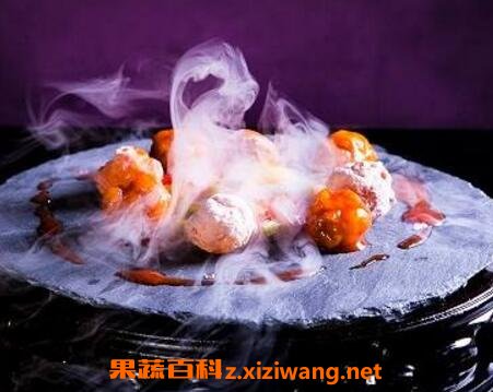 液氮冰淇淋怎么吃 液氮冰淇淋的做法和食用禁忌
