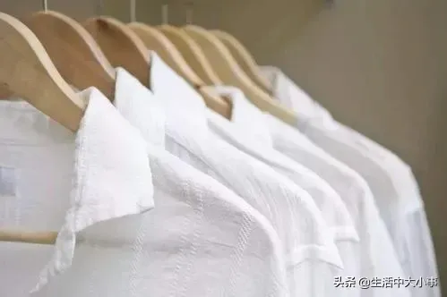 乳白色的衣服变黄了 白色衣物变黄怎么办