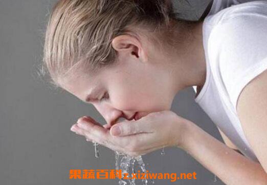 白糖洗脸是好事么 白糖洗脸的好处和坏处