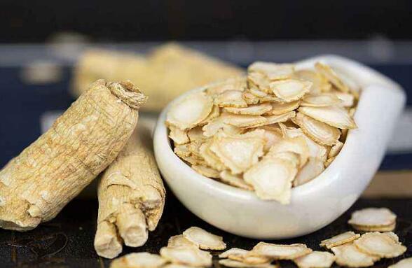西洋参泡水喝的功效与作用 西洋参泡水的禁忌