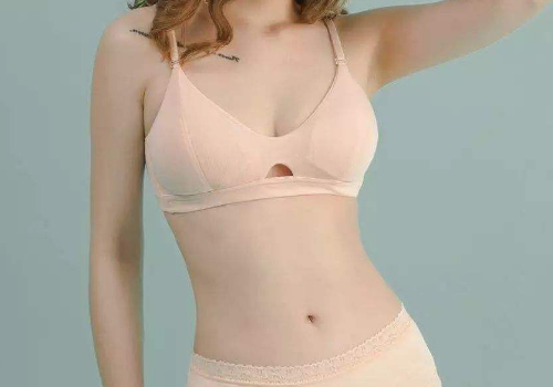 乳腺癌有没有家族遗传,胸大的容易得吗