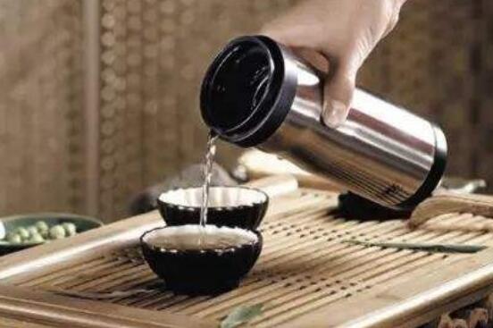 热水壶去除茶垢最快的方法