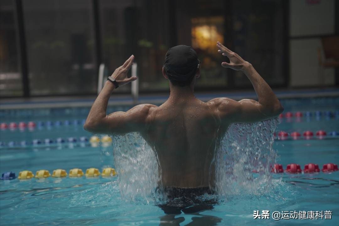 游泳减肥法一周狂减5斤 游泳多久减肥