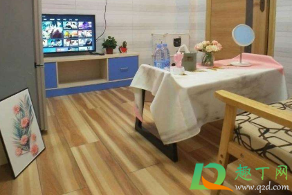 瓷砖走路鞋粘粘的响怎么办