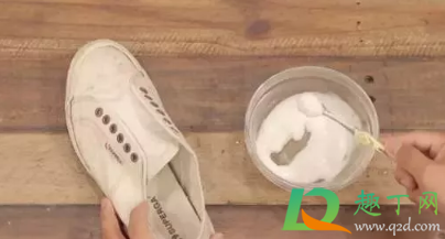 鞋子刷不干净污垢怎么办