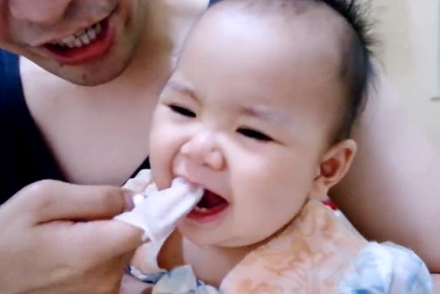 婴儿正常几个月长牙 婴儿多久长牙