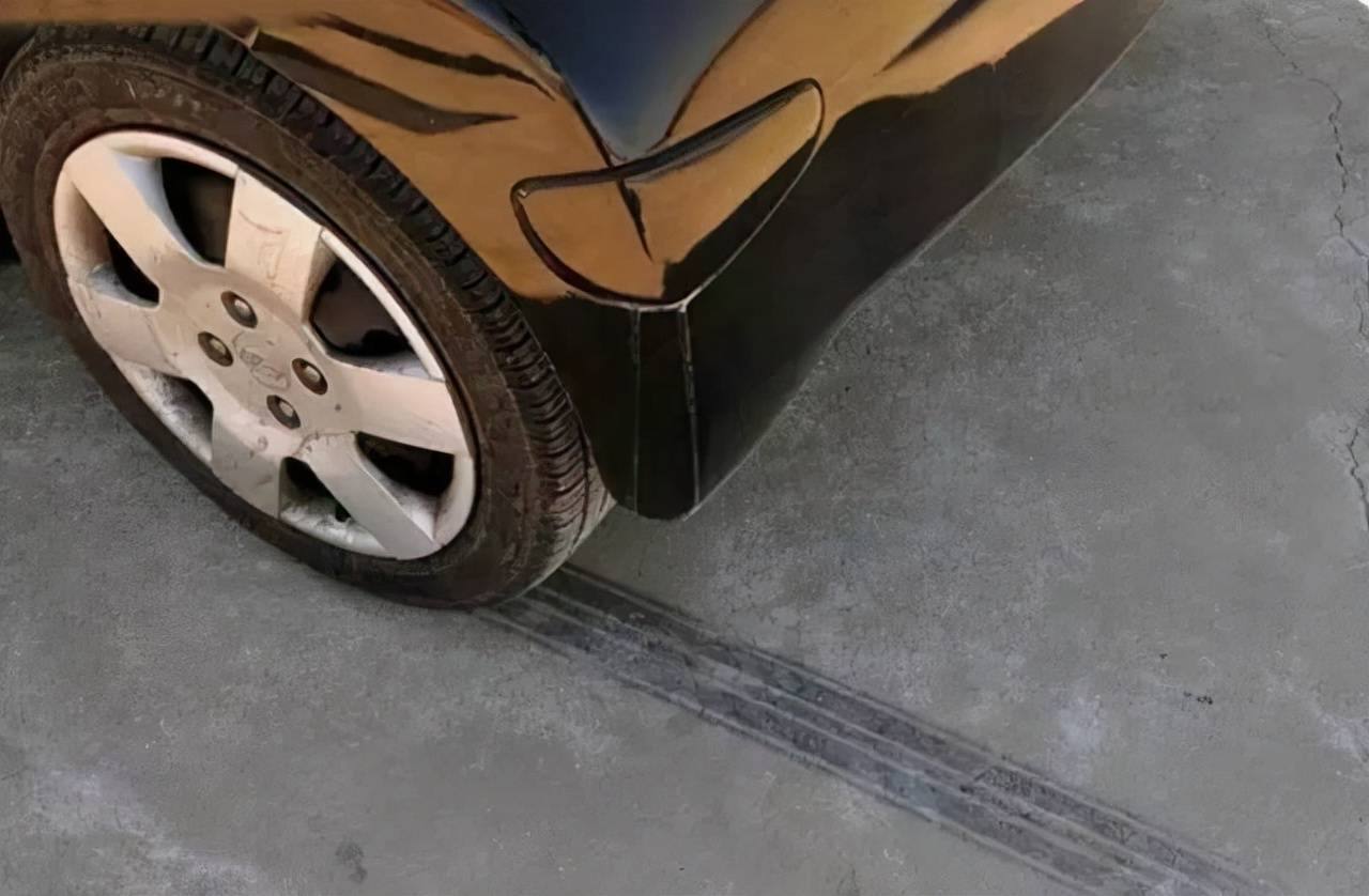 刹车片是全部换还是换前轮的 汽车刹车片多久换一次