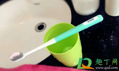 盐刷牙牙齿会白吗