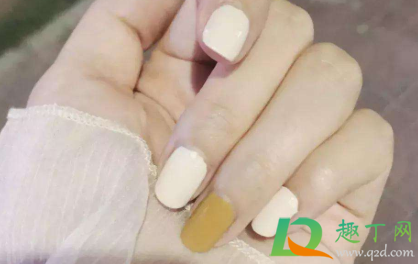 脸上弄上指甲油怎么去掉