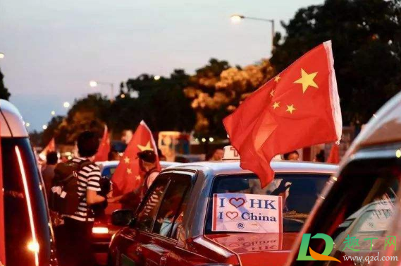 国庆节车上哪里插个国旗好