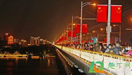 十一武汉灯光秀在哪里看比较好