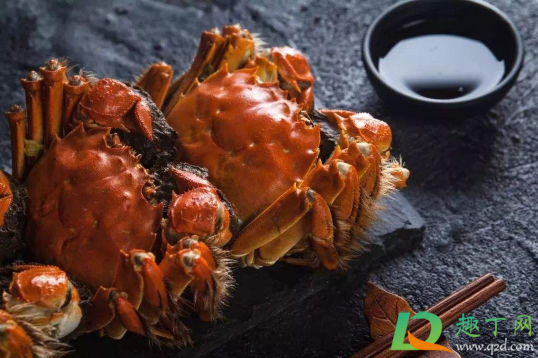大闸蟹蒸熟是什么颜色的
