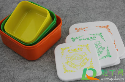 塑料饭盒的油味怎么去除