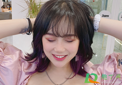 黑色适合挂耳染什么颜色