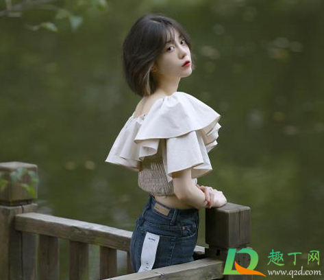 黑色适合挂耳染什么颜色
