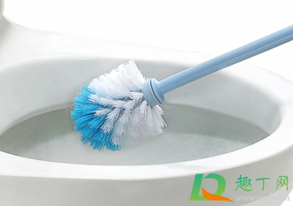 马桶刷堵住马桶里面怎么办