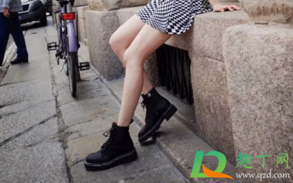 马丁靴买几孔的不会出错