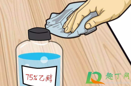 白色办公桌脏了用什么擦