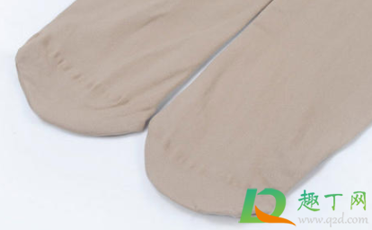 踩脚袜袜子包外面还是里面