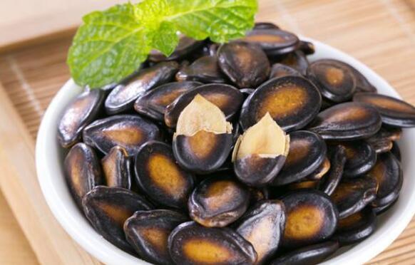 吃西瓜子会上火吗 西瓜子的食用禁忌