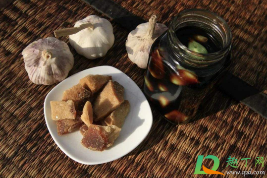 腊八蒜不切根部可以腌绿吗